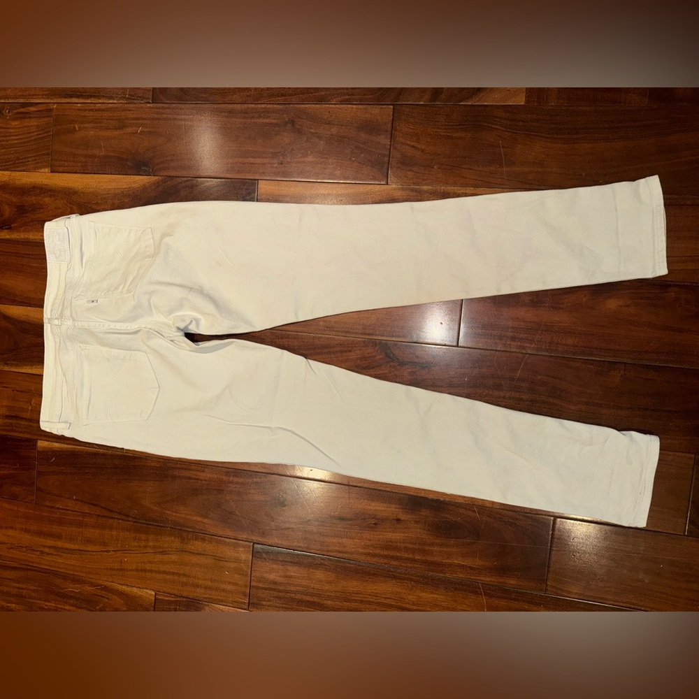 Levi’s white - Picture 2 of 3